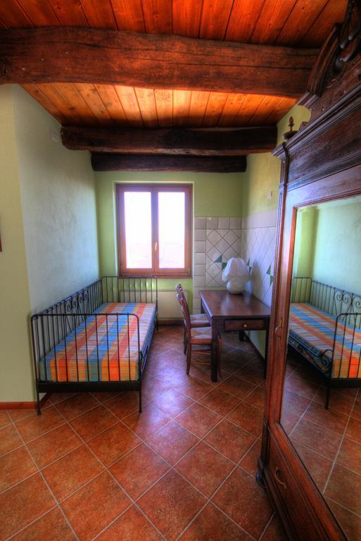Azienda Agrituristica Alcastle Montabone Eksteriør bilde
